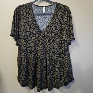 MTS Women's Size M Floral Short Sleeve Tunic Top